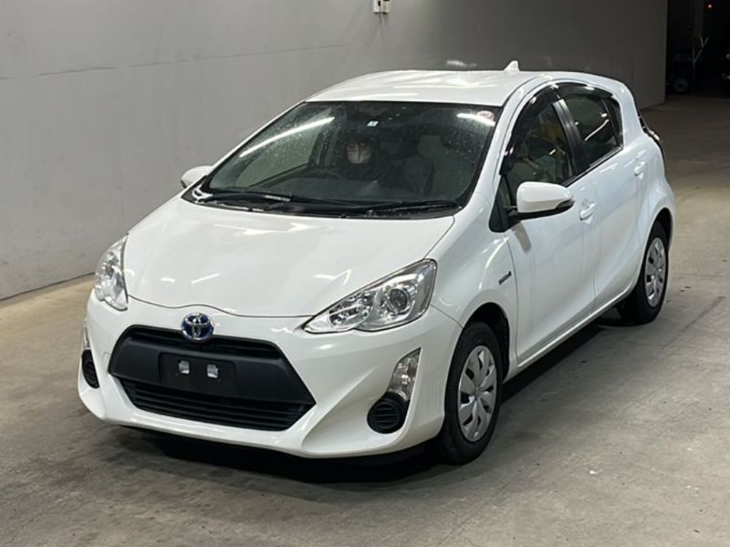  26506  TOYOTA AQUA  2016  