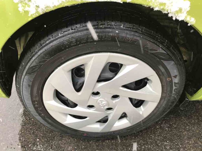  26517  TOYOTA AQUA  2015  