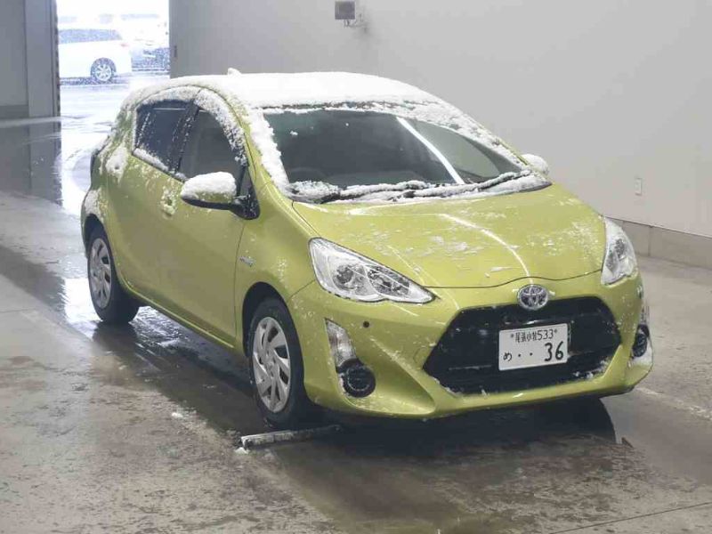 26517 TOYOTA AQUA 2015
