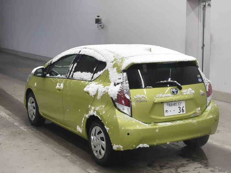  26517  TOYOTA AQUA  2015  