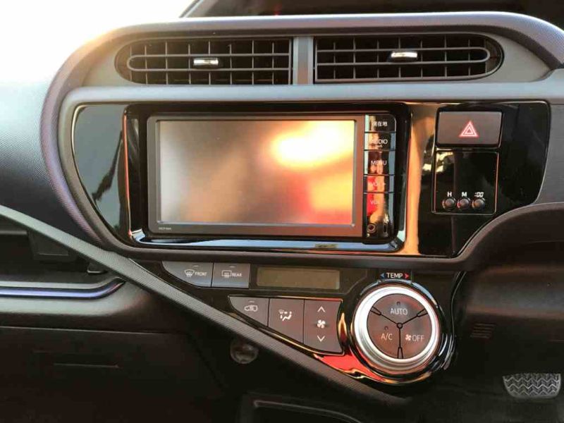  26518  TOYOTA AQUA  2015  