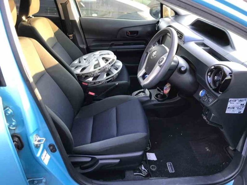  26518  TOYOTA AQUA  2015  
