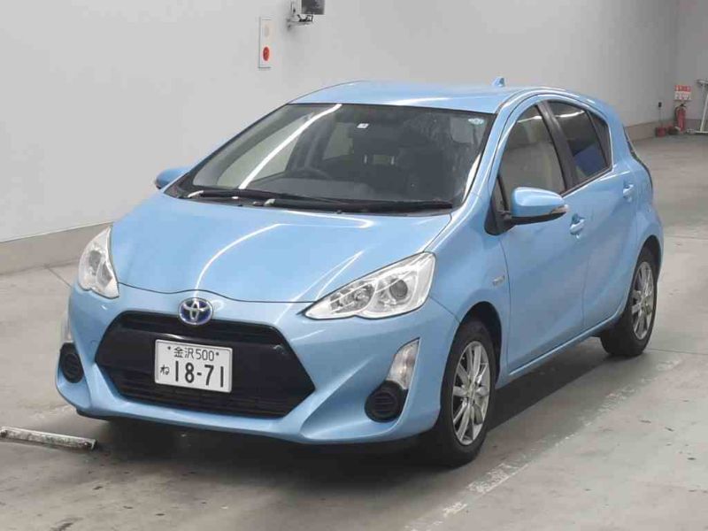  26518  TOYOTA AQUA  2015  