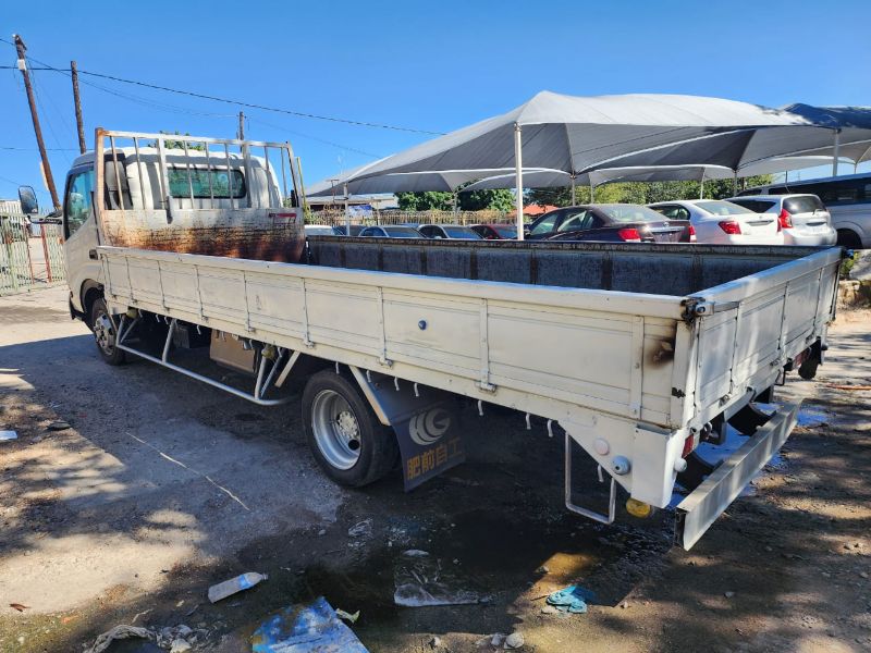  26524  HINO DUTRO  2001  