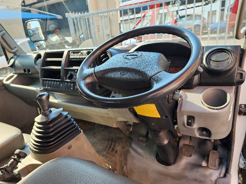  26534  HINO DUTRO  2015  