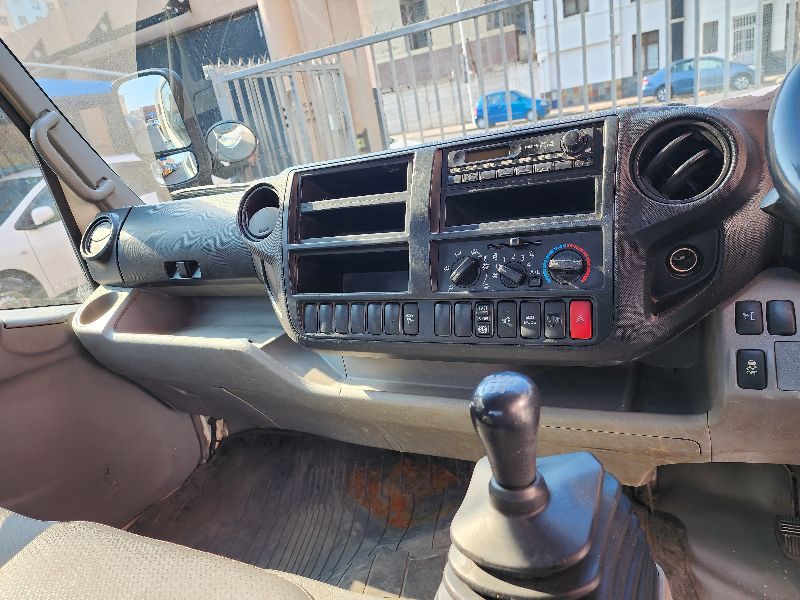  26534  HINO DUTRO  2015  