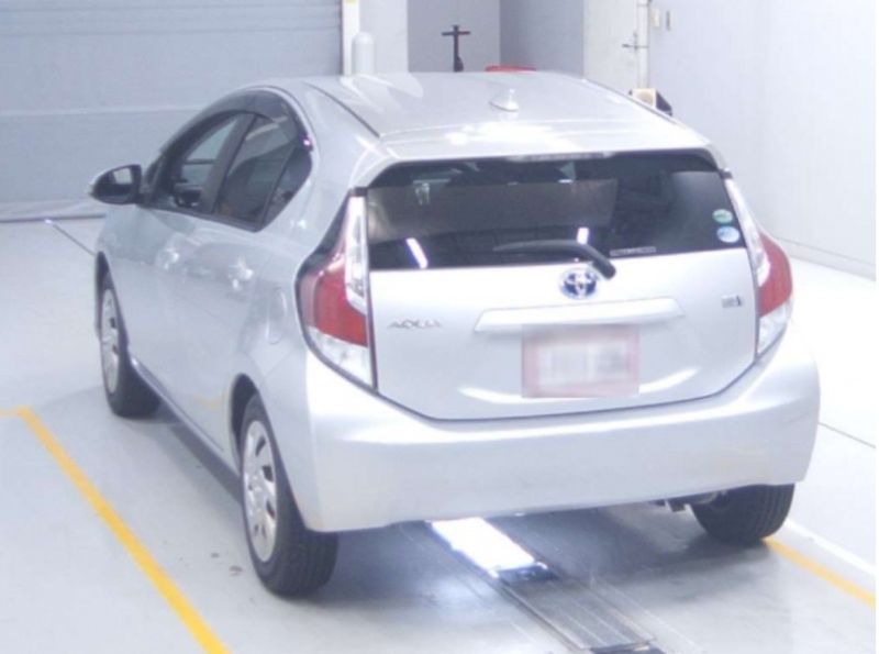  26538  TOYOTA AQUA  2014  