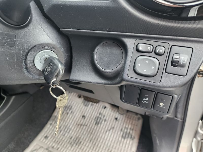  26538  TOYOTA AQUA  2014  
