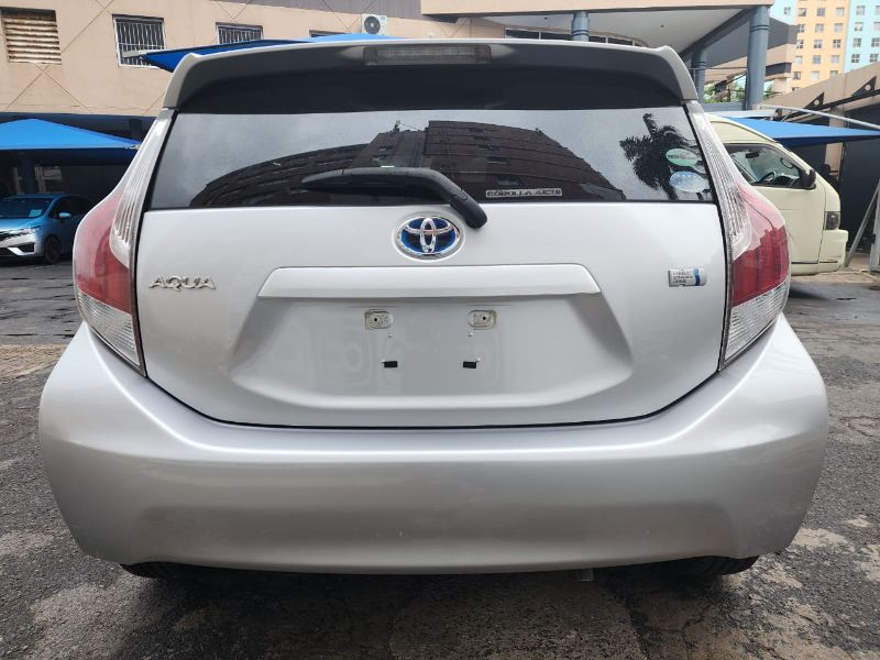  26538  TOYOTA AQUA  2014  