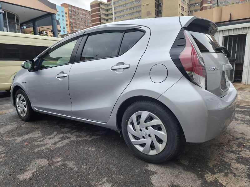  26538  TOYOTA AQUA  2014  