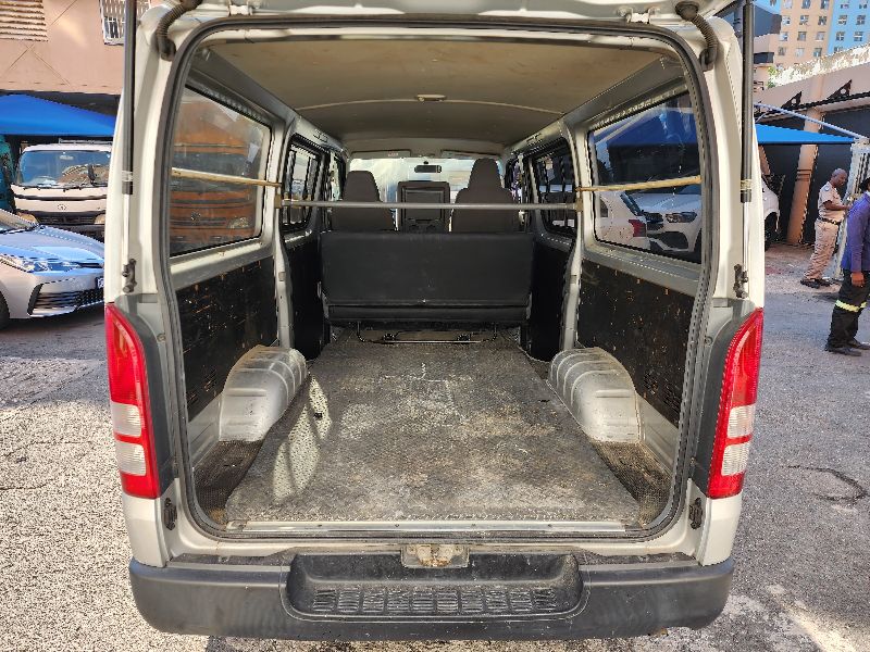  26574  TOYOTA HIACE  2005  