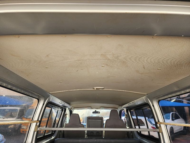  26574  TOYOTA HIACE  2005  