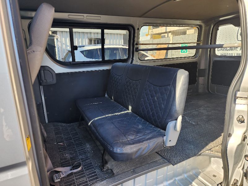  26574  TOYOTA HIACE  2005  