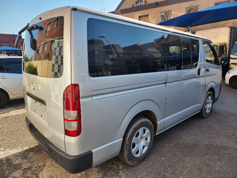  26574  TOYOTA HIACE  2005  