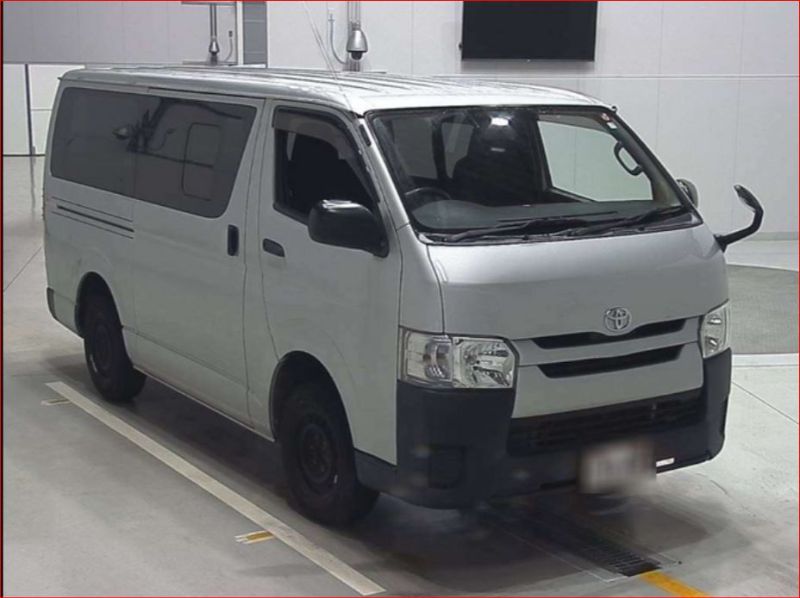  26593  TOYOTA HIACE  2015  