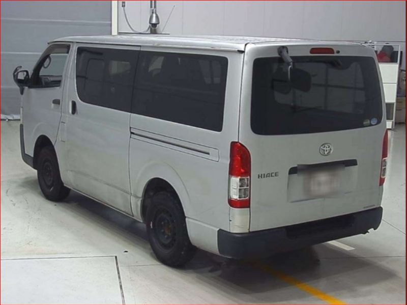  26593  TOYOTA HIACE  2015  