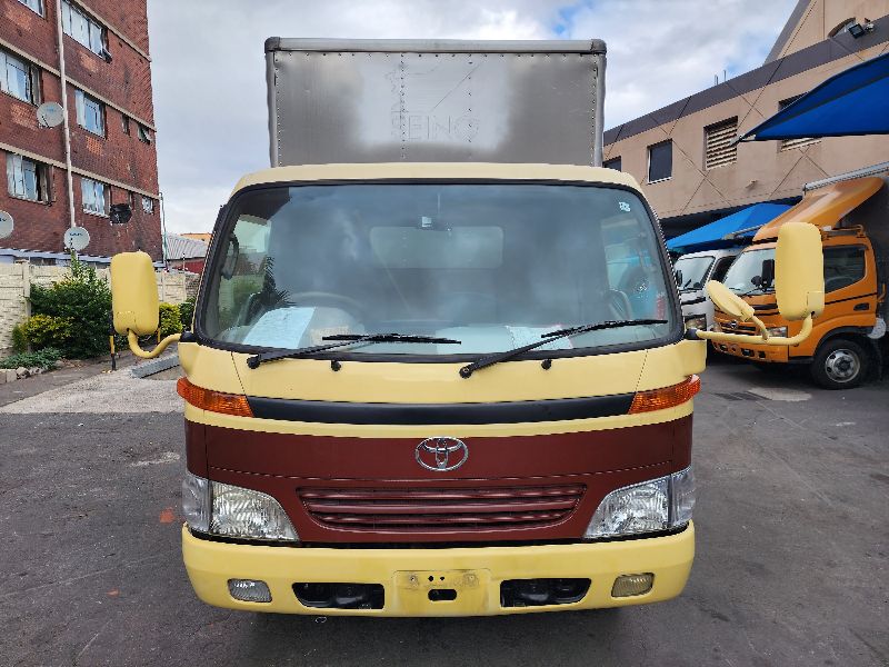  26617  TOYOTA DYNA  2000  