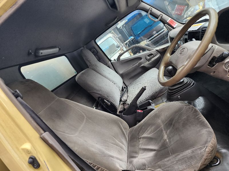  26617  TOYOTA DYNA  2000  