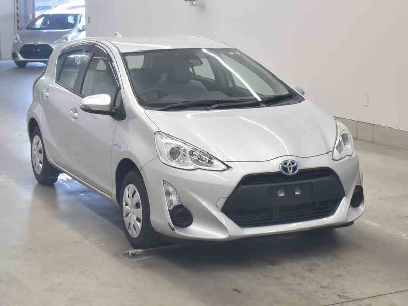  26621  TOYOTA AQUA  2016  