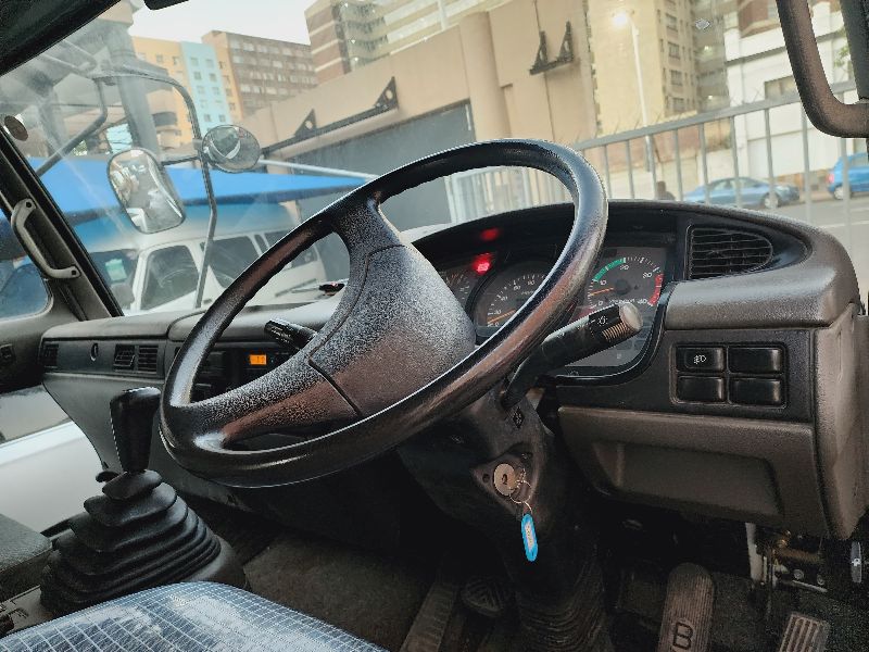  26670  NISSAN CONDOR  1997  