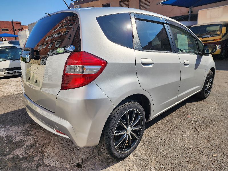 26691  HONDA FIT  2010  