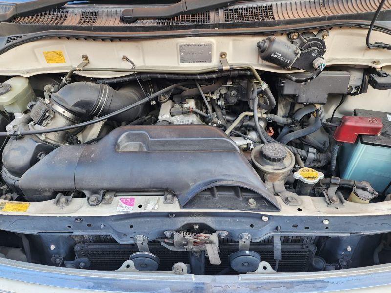  26699  TOYOTA HIACE REGIUS  2001  