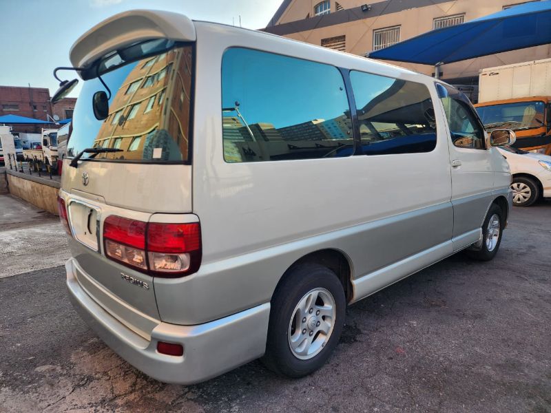  26699  TOYOTA HIACE REGIUS  2001  