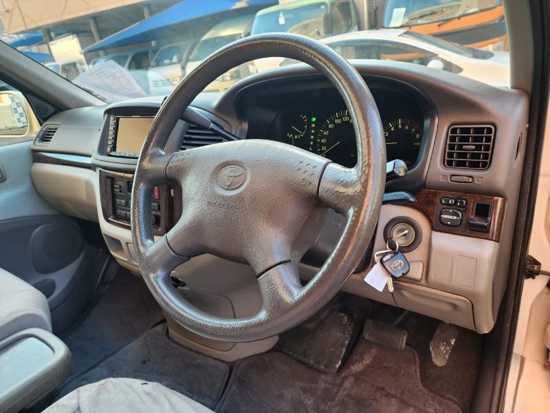 26699  TOYOTA HIACE REGIUS  2001  