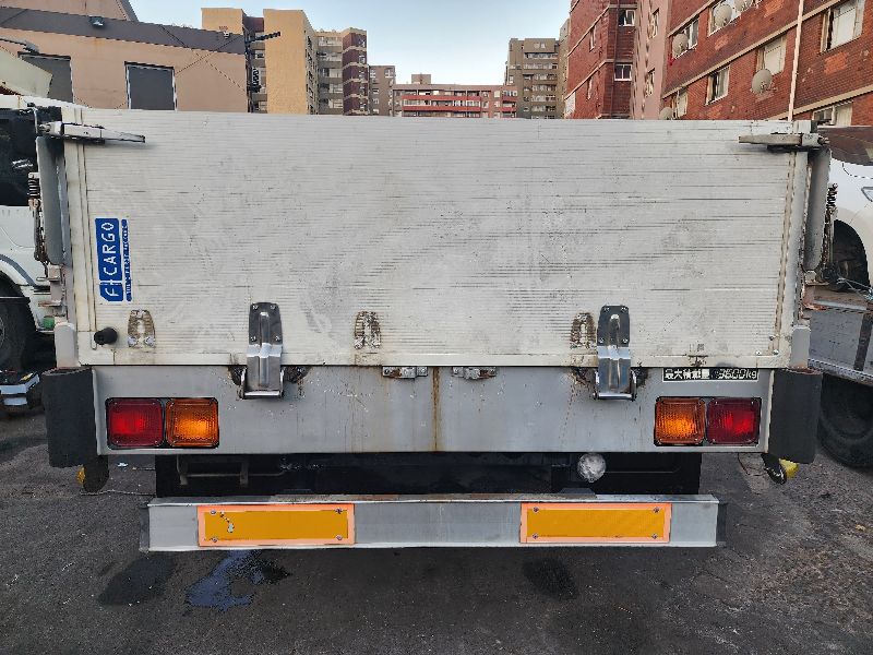  26717  NISSAN CONDOR  2003  