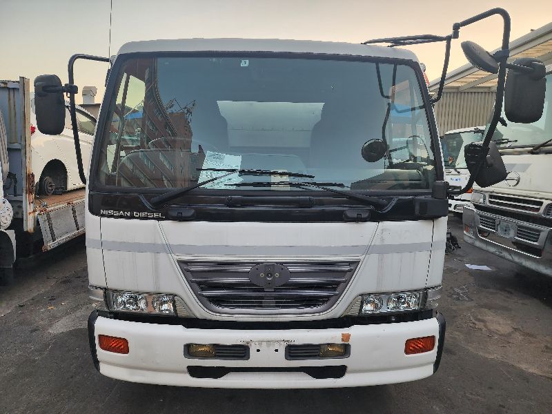  26717  NISSAN CONDOR  2003  