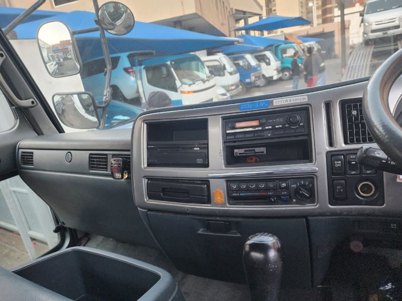  26717  NISSAN CONDOR  2003  
