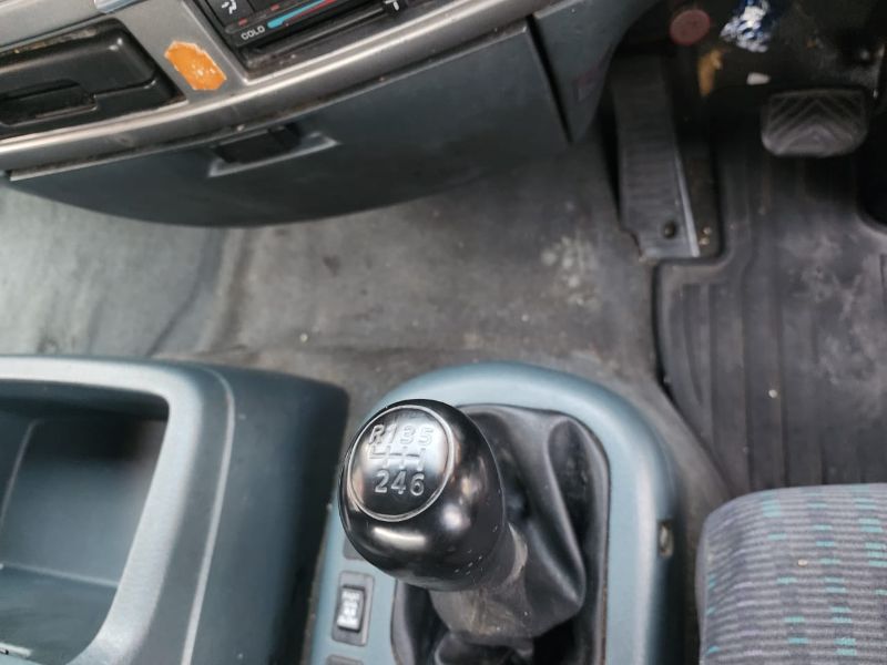  26717  NISSAN CONDOR  2003  