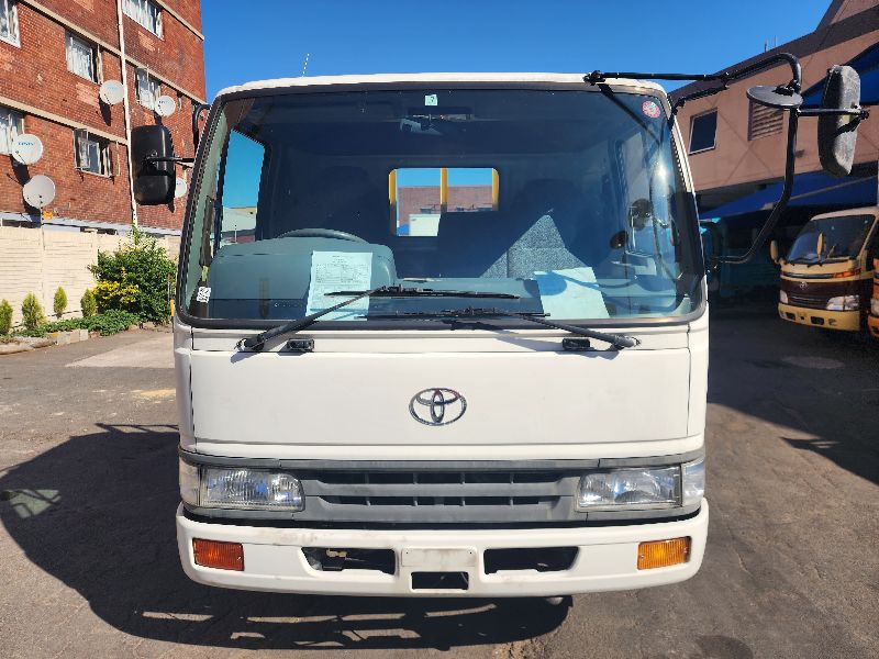 26722  TOYOTA DYNA  1996  