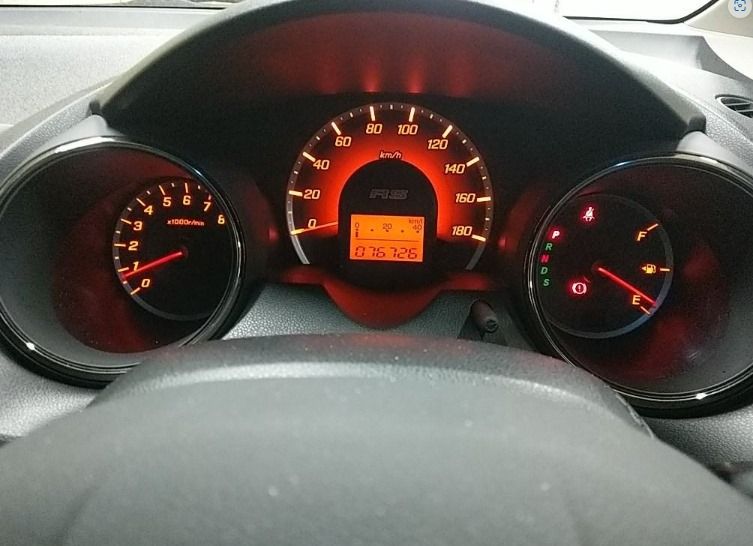  26727  HONDA FIT  2011  