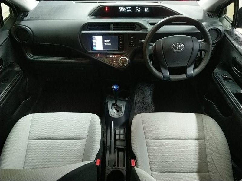  26729  TOYOTA AQUA  2016  