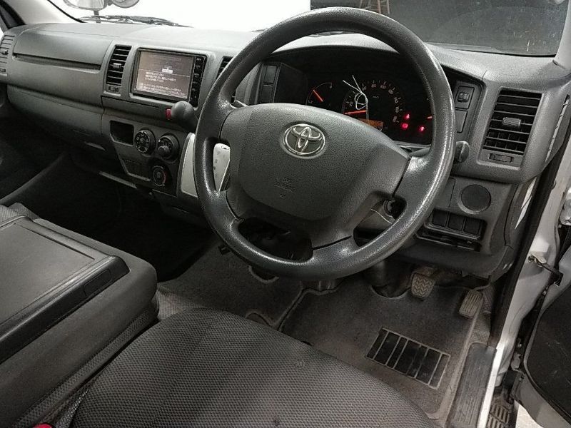  26743  TOYOTA HIACE  2014  