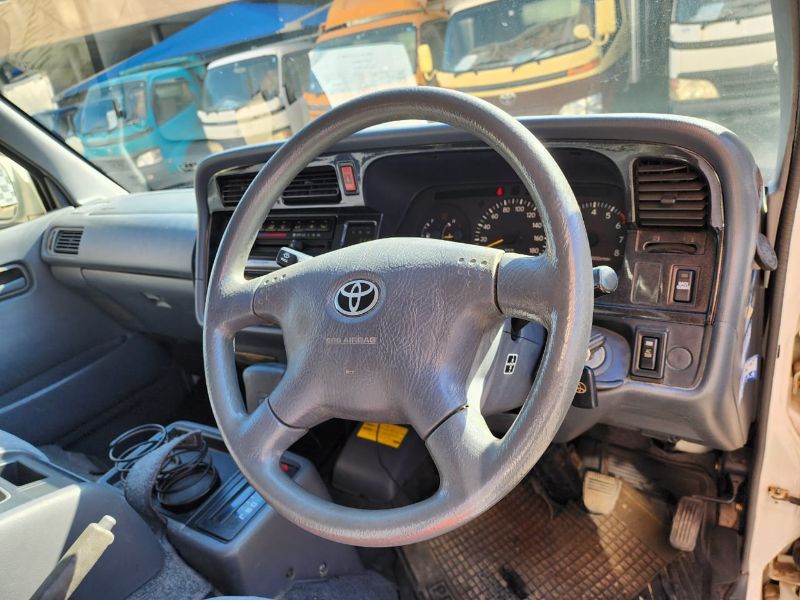  26755  TOYOTA HIACE  2001  