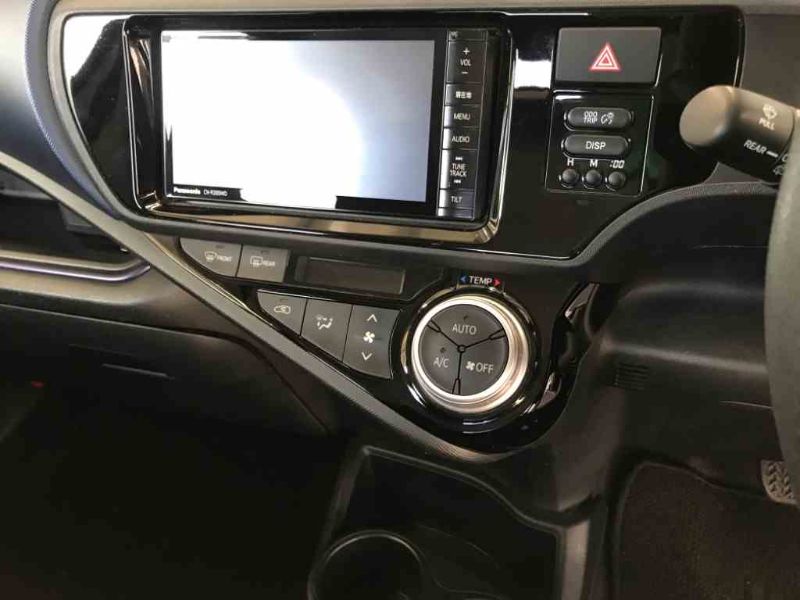  26768  TOYOTA AQUA  2015  