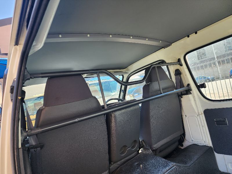  26770  TOYOTA HIACE  2001  
