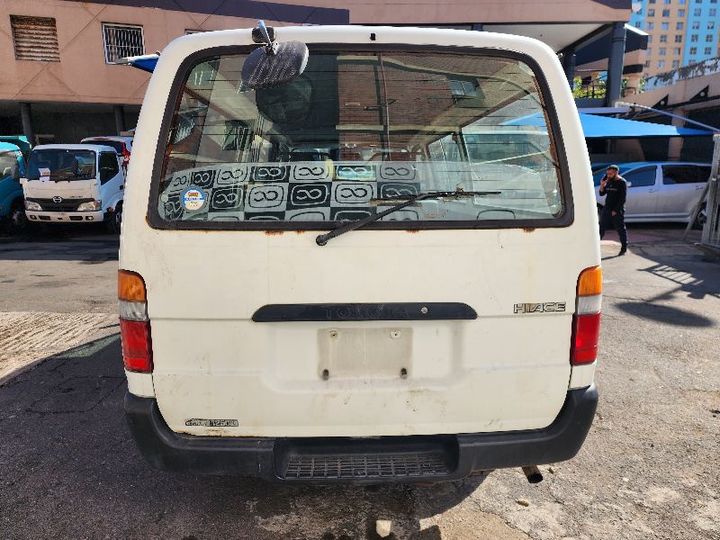  26770  TOYOTA HIACE  2001  