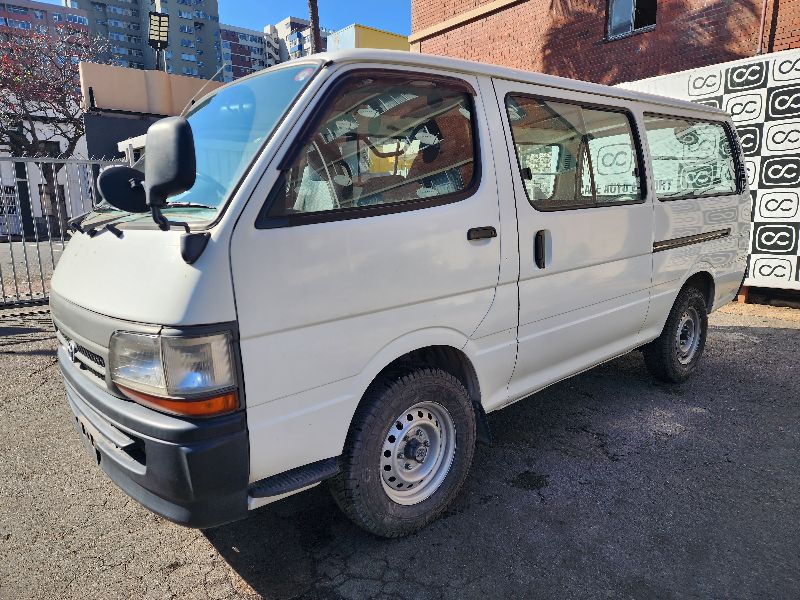  26770  TOYOTA HIACE  2001  