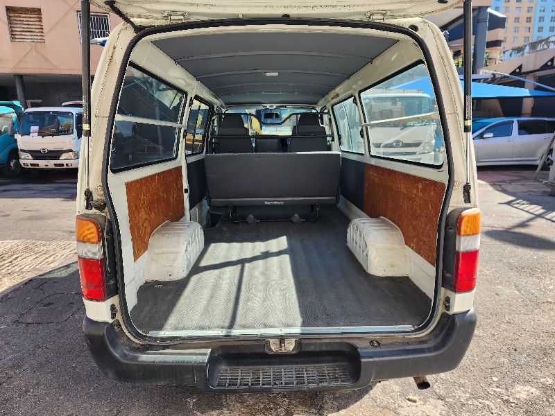  26770  TOYOTA HIACE  2001  