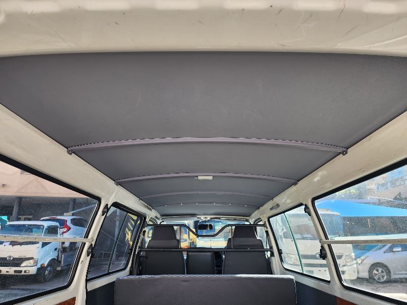  26770  TOYOTA HIACE  2001  