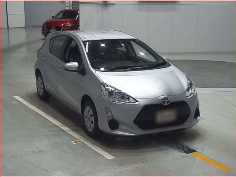  26792  TOYOTA AQUA  2015 