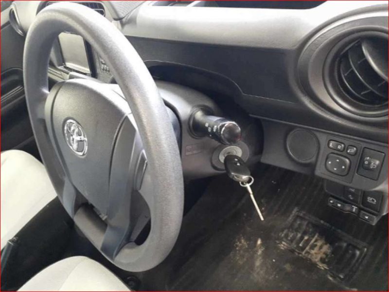  26792  TOYOTA AQUA  2015  