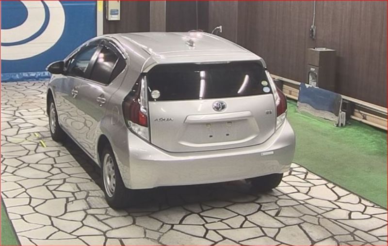  26794  TOYOTA AQUA  2017  