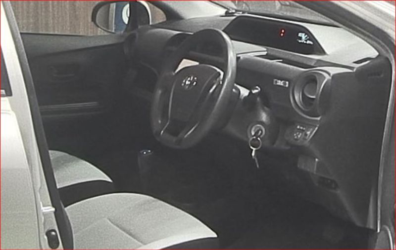  26794  TOYOTA AQUA  2017  