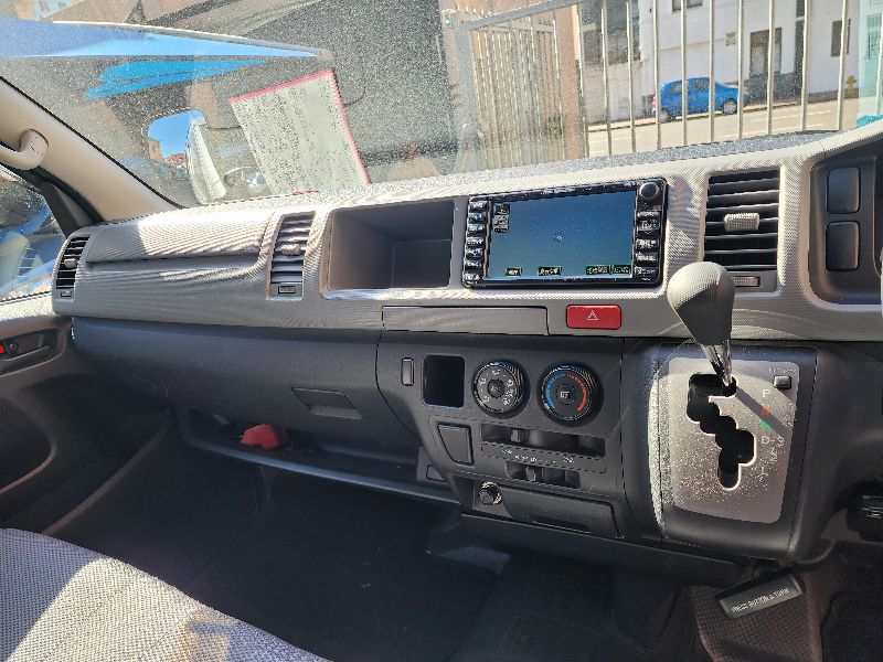  26806  TOYOTA HIACE  2006  