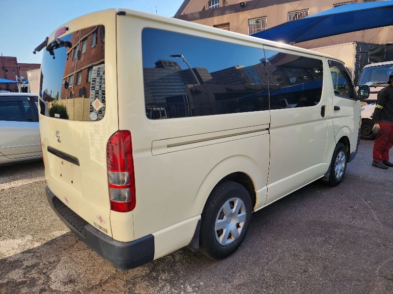  26810  TOYOTA HIACE  2006  