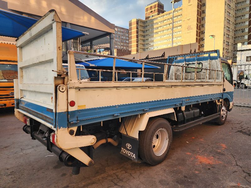  26815  TOYOTA DYNA  1999  